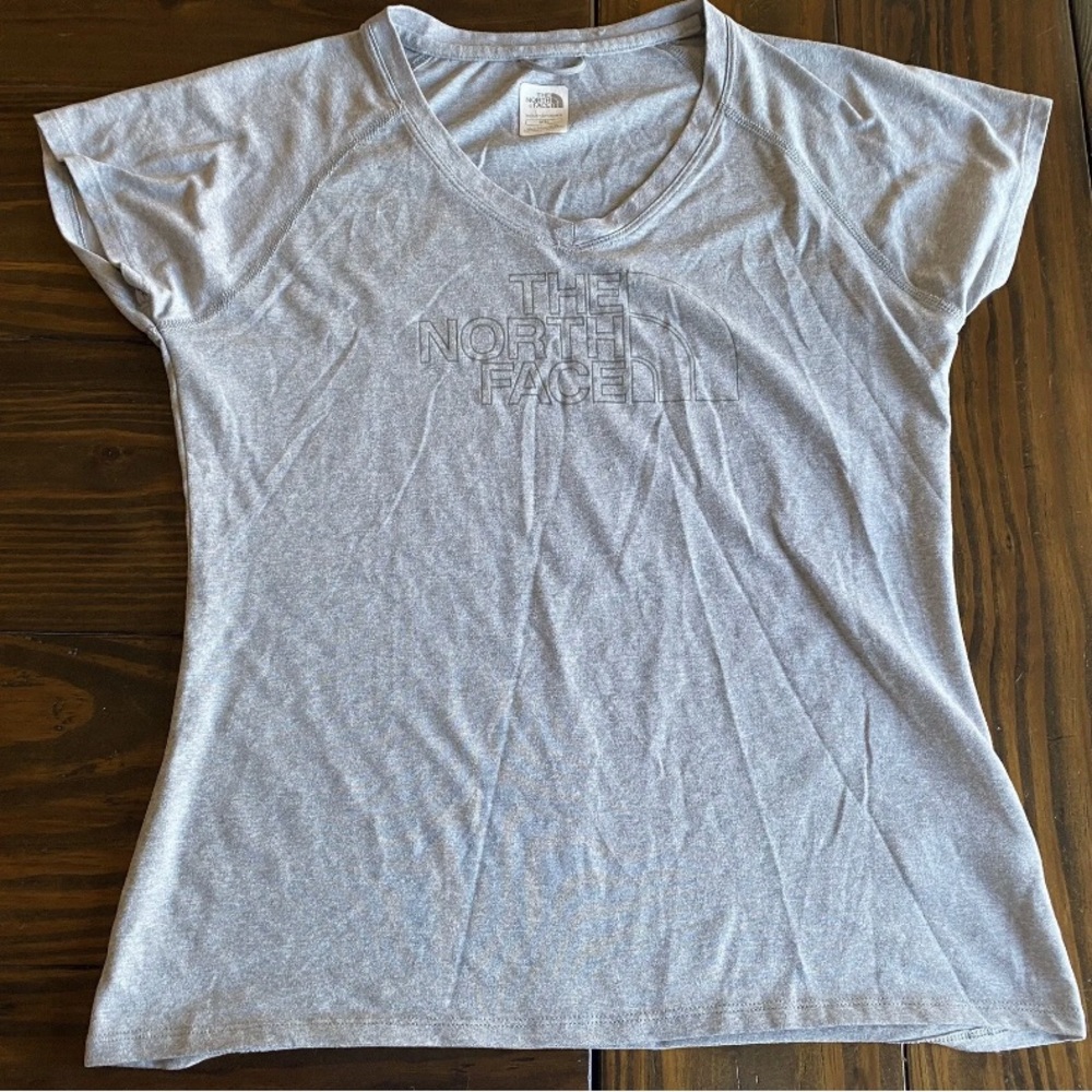 The North Face  V-Neck Short Sleeve T-Shirt Gray Womwns Medium 100% Polyester